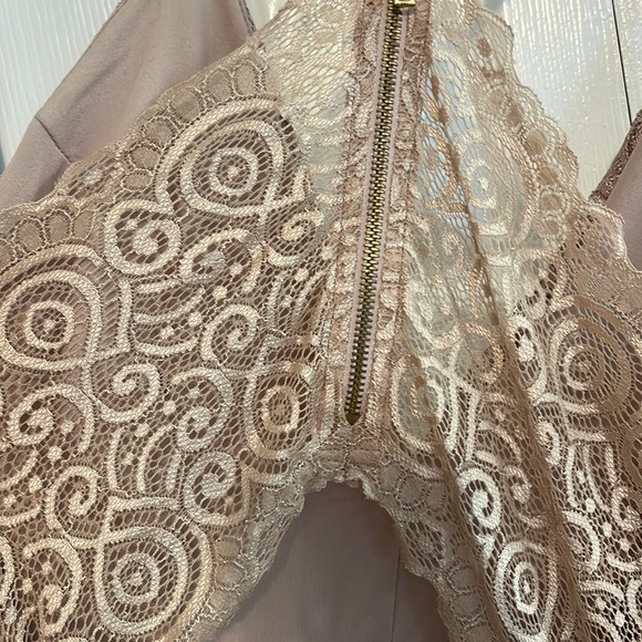 Windsor lace cocktail mini dress size medium - Picture 3 of 9